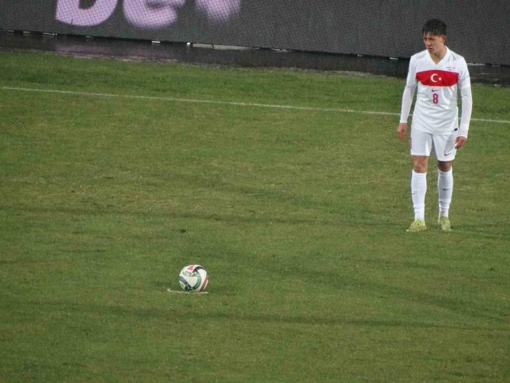 UEFA ULUSLAR LİGİ: KARADAĞ: 2 - TÜRKİYE: 1 (İLK YARI)