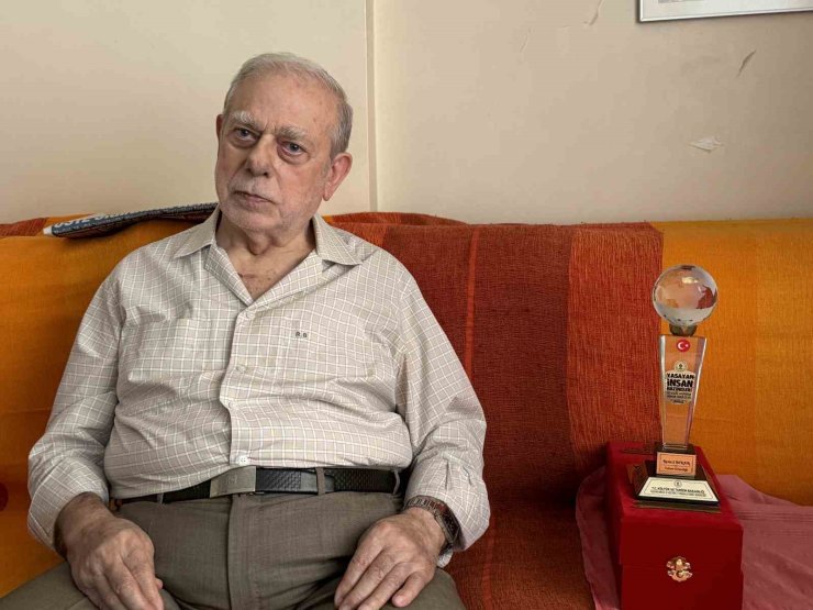 76 YILDIR TULUM ÇALAN REMZİ BEKAR’A "YAŞAYAN İNSAN HAZİNESİ" ÖDÜLÜ