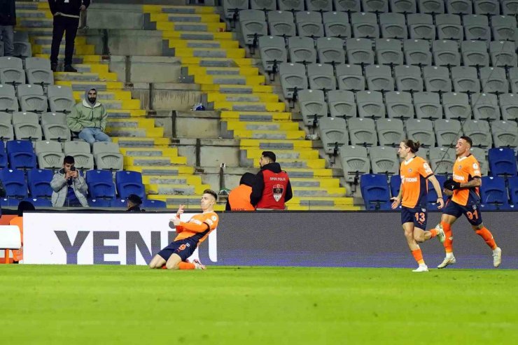 TRENDYOL SÜPER LİG: BAŞAKŞEHİR: 4 - GÖZTEPE: 0 (İLK YARI)