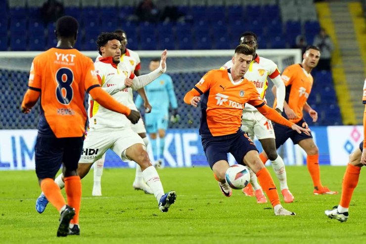 TRENDYOL SÜPER LİG: BAŞAKŞEHİR: 4 - GÖZTEPE: 0 (İLK YARI)