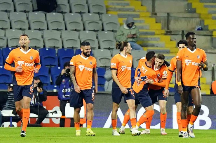TRENDYOL SÜPER LİG: BAŞAKŞEHİR: 4 - GÖZTEPE: 0 (İLK YARI)