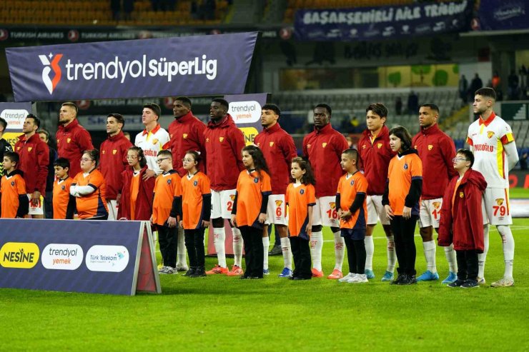 TRENDYOL SÜPER LİG: BAŞAKŞEHİR: 2 - GÖZTEPE: 0 (MAÇ DEVAM EDİYOR)