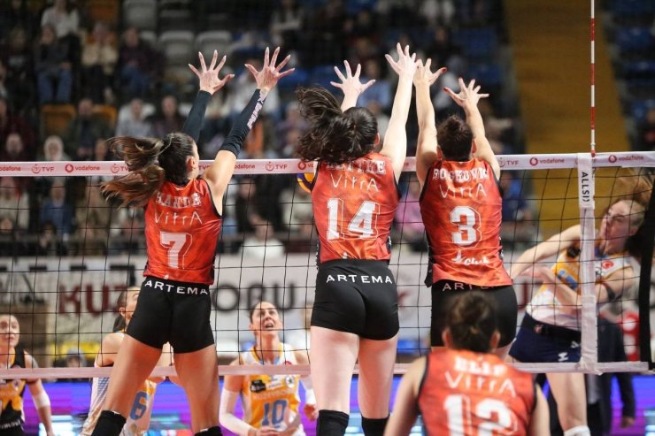 SULTANLAR LİGİ: KUZEYBORU: 1 - ECZACIBAŞI DYNAVİT: 3