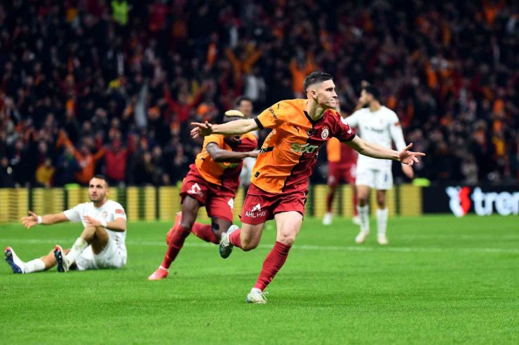 ROLAND SALLAİ İLK GOL SEVİNCİNİ YAŞADI