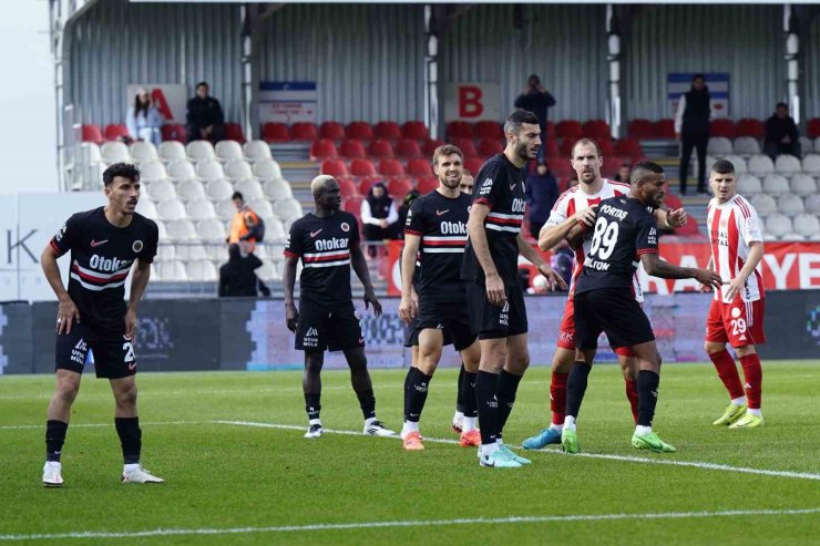 TRENDYOL 1. LİG: ÜMRANİYESPOR: 3 - GENÇLERBİRLİĞİ: 3