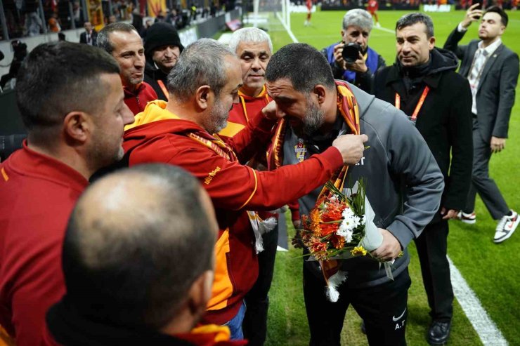 TRENDYOL SÜPER LİG: GALATASARAY: 0 - EYÜPSPOR: 1 (MAÇ DEVAM EDİYOR)