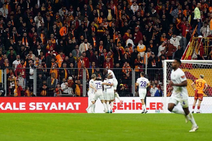 TRENDYOL SÜPER LİG: GALATASARAY: 1 - EYÜPSPOR: 1 (İLK YARI)