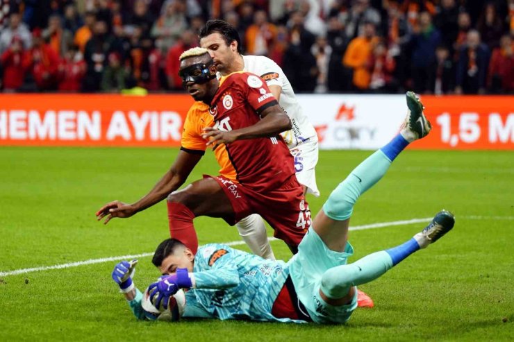 TRENDYOL SÜPER LİG: GALATASARAY: 1 - EYÜPSPOR: 1 (İLK YARI)