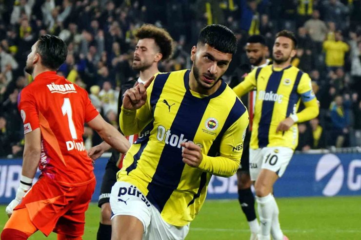 TRENDYOL SÜPER LİG: FENERBAHÇE: 1 - GAZİANTEP FK: 0 (MAÇ DEVAM EDİYOR)