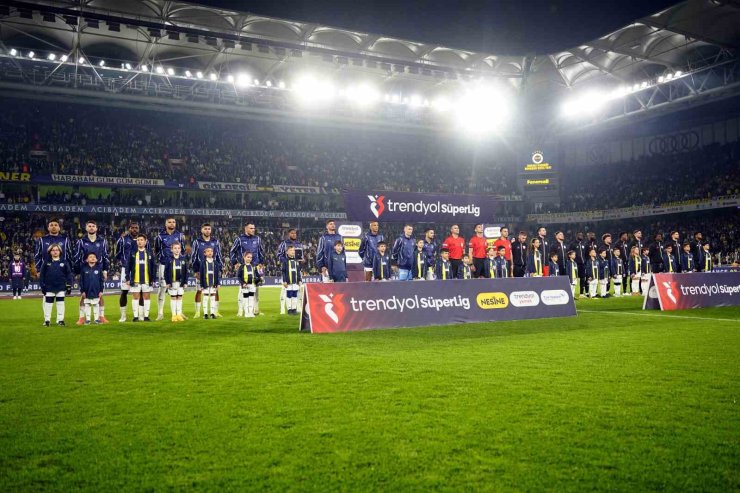 TRENDYOL SÜPER LİG: FENERBAHÇE: 1 - GAZİANTEP FK: 0 (MAÇ DEVAM EDİYOR)