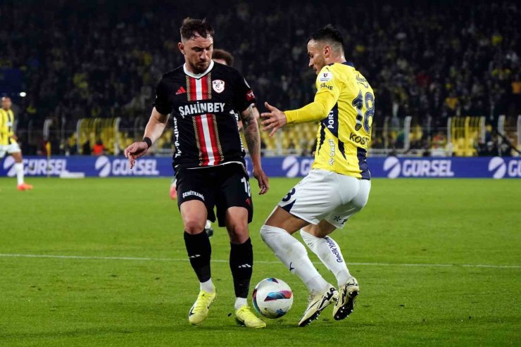 TRENDYOL SÜPER LİG: FENERBAHÇE: 1 - GAZİANTEP FK: 1 (İLK YARI)