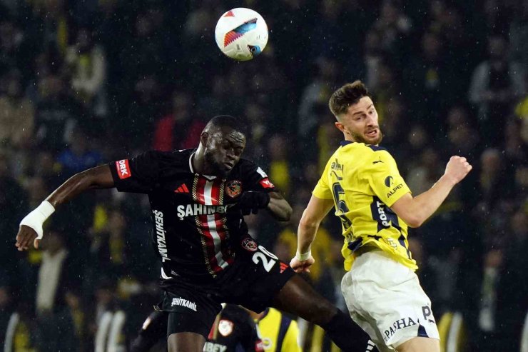 TRENDYOL SÜPER LİG: FENERBAHÇE: 1 - GAZİANTEP FK: 1 (İLK YARI)