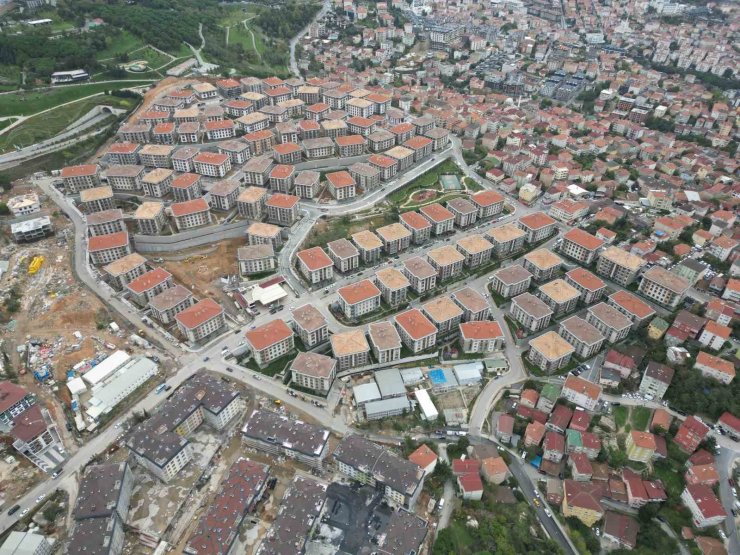 KİRAZLITEPE’DEKİ KENTSEL DÖNÜŞÜMDE HAK SAHİPLERİNE KONUT TESLİMATI DEVAM EDİYOR
