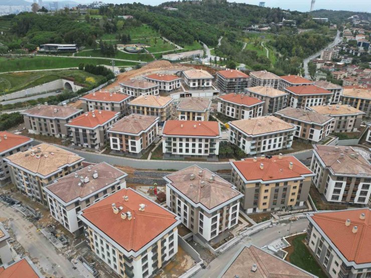 KİRAZLITEPE’DEKİ KENTSEL DÖNÜŞÜMDE HAK SAHİPLERİNE KONUT TESLİMATI DEVAM EDİYOR