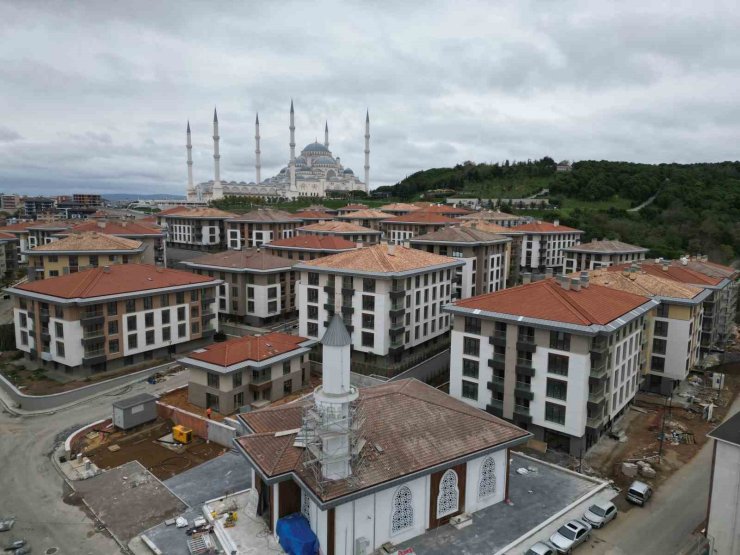 KİRAZLITEPE’DEKİ KENTSEL DÖNÜŞÜMDE HAK SAHİPLERİNE KONUT TESLİMATI DEVAM EDİYOR