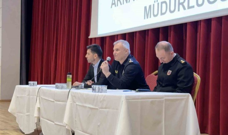 ARNAVUTKÖY İLÇE EMNİYET MÜDÜRLÜĞÜ’NDEN ‘GÜVEN VE HUZUR’ TOPLANTISI