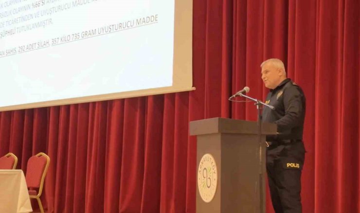 ARNAVUTKÖY İLÇE EMNİYET MÜDÜRLÜĞÜ’NDEN ‘GÜVEN VE HUZUR’ TOPLANTISI