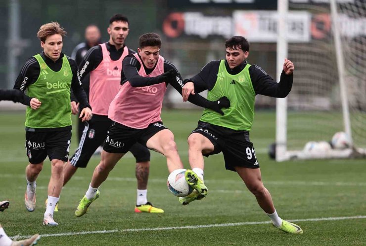 BEŞİKTAŞ’TA, FENERBAHÇE DERBİSİNİN HAZIRLIKLARI SÜRDÜ