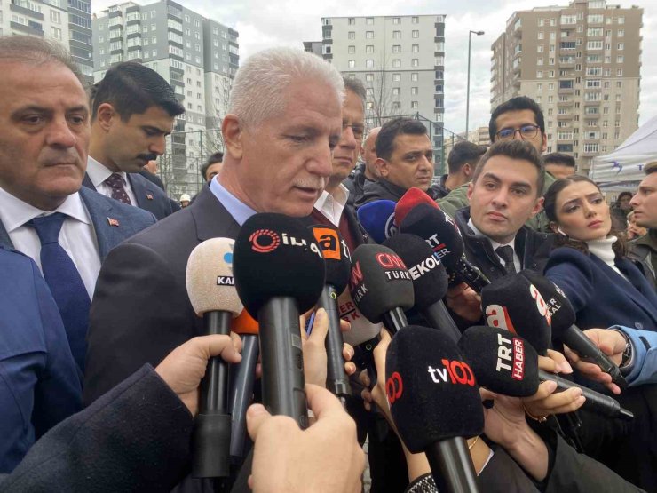 BEYLİKDÜZÜ’NDE 14 KATLI BİR BİNADA PATLAMA: 1 ÖLÜ, 3 YARALI