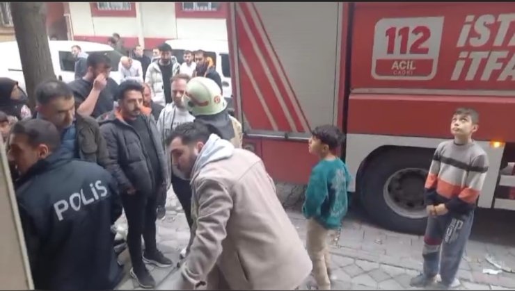 SULTANGAZİ’DE ELEKTRİK PANOSUNDA KORKUTAN YANGIN
