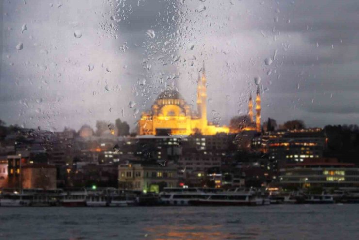 AKOM’DAN İSTANBUL İÇİN SAĞANAK YAĞIŞ UYARISI