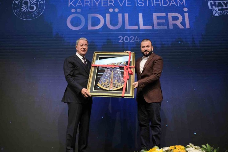 ARNAVUTKÖY’DE 2 BİN KİŞİ İSTİHDAM FUARI İLE İŞ BULDU