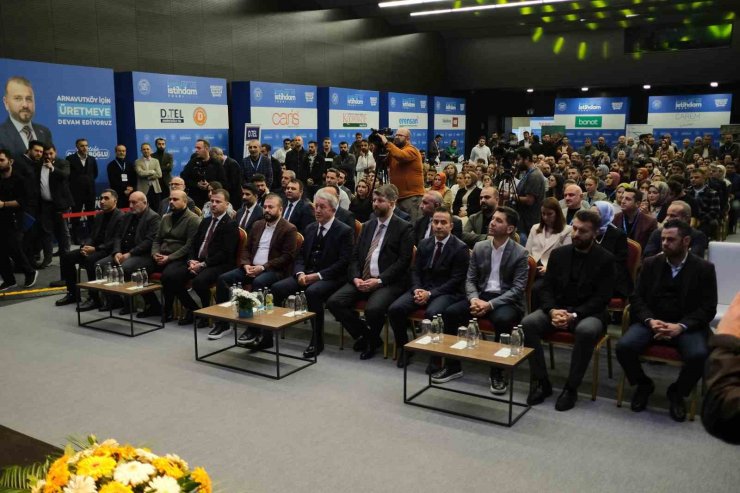 ARNAVUTKÖY’DE 2 BİN KİŞİ İSTİHDAM FUARI İLE İŞ BULDU