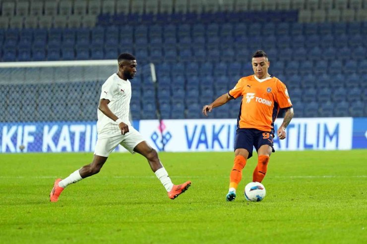 TRENDYOL SÜPER LİG: BAŞAKŞEHİR: 0 - HATAYSPOR: 0 (İLK YARI)