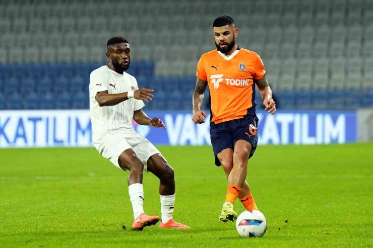 TRENDYOL SÜPER LİG: BAŞAKŞEHİR: 0 - HATAYSPOR: 0 (İLK YARI)