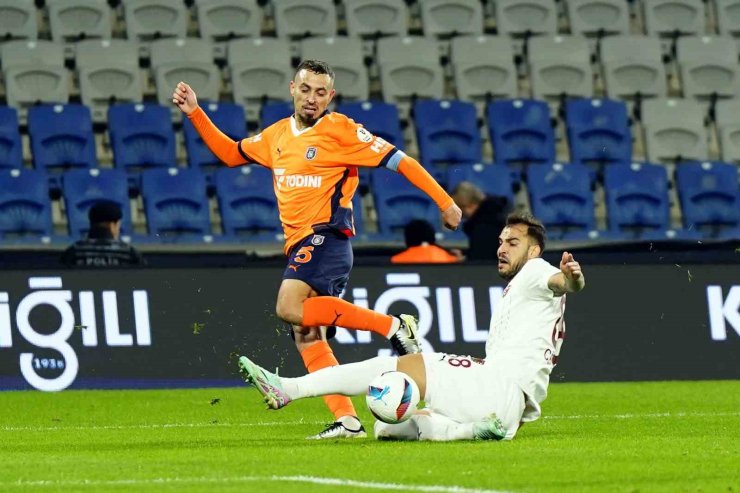 TRENDYOL SÜPER LİG: BAŞAKŞEHİR: 0 - HATAYSPOR: 0 (İLK YARI)