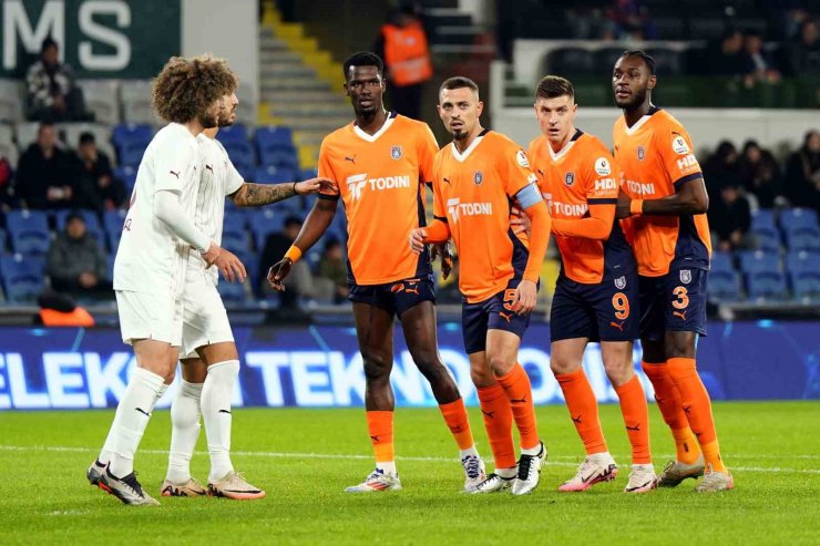 TRENDYOL SÜPER LİG: BAŞAKŞEHİR: 0 - HATAYSPOR: 0 (İLK YARI)