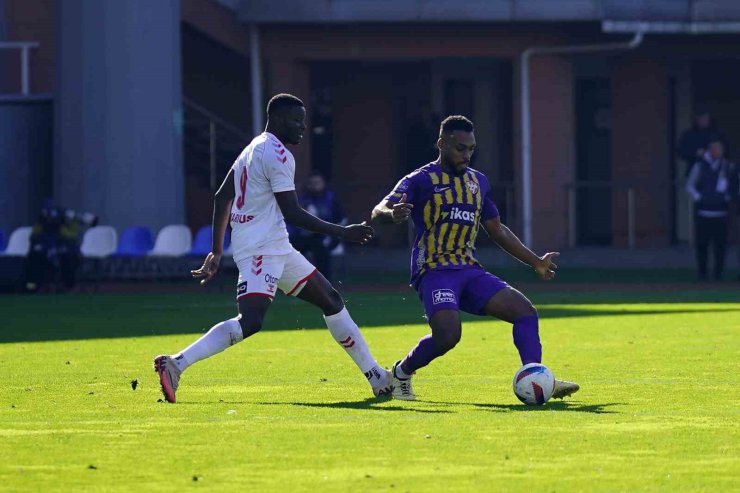 TRENDYOL SÜPER LİG: EYÜPSPOR: 0 - SAMSUNSPOR: 0 (İLK YARI)