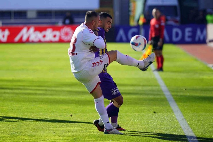 TRENDYOL SÜPER LİG: EYÜPSPOR: 0 - SAMSUNSPOR: 0 (İLK YARI)