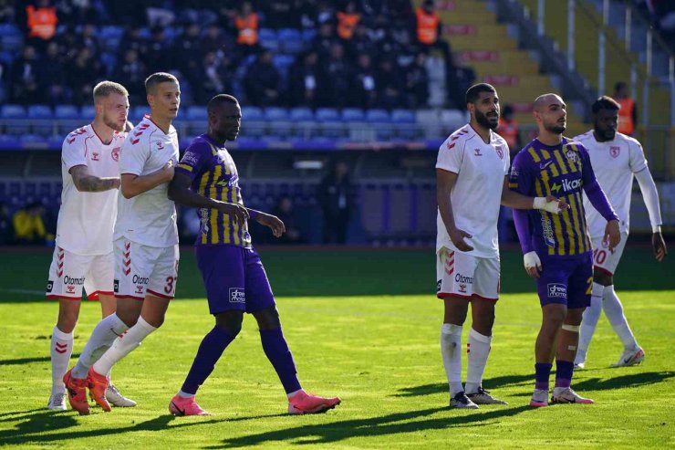 TRENDYOL SÜPER LİG: EYÜPSPOR: 0 - SAMSUNSPOR: 0 (İLK YARI)