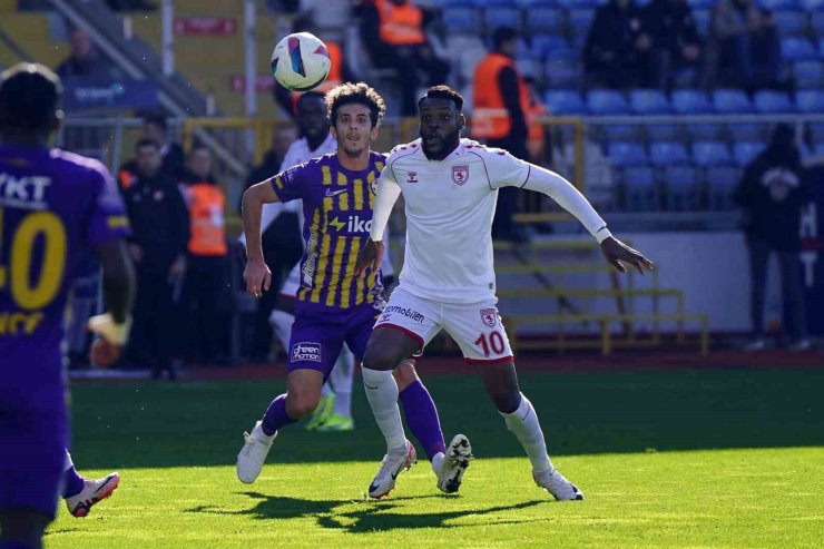 TRENDYOL SÜPER LİG: EYÜPSPOR: 0 - SAMSUNSPOR: 0 (İLK YARI)