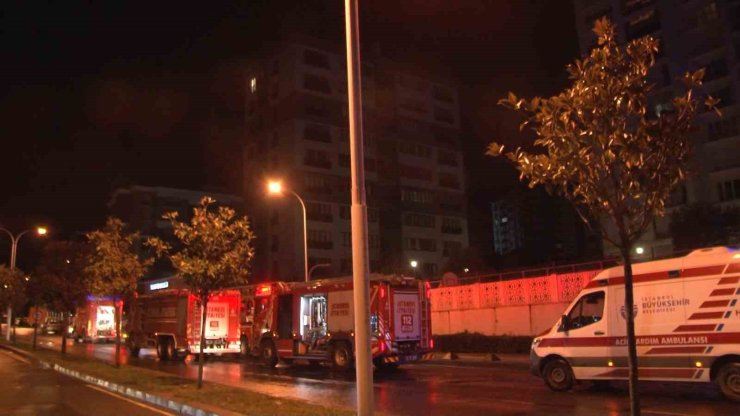 BAŞAKŞEHİR’DE ELEKTRİKLİ ARAÇ YANGINI: 14 KATLI BİNA GEÇİCİ OLARAK TAHLİYE EDİLDİ
