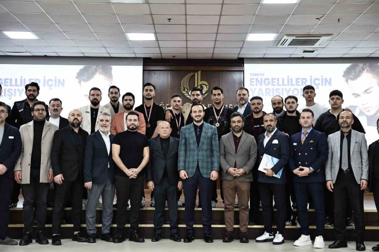 BAĞCILAR’DA DÜNYANIN EN İYİ KUAFÖRLERİ ENGELLİLER İÇİN YARIŞTI