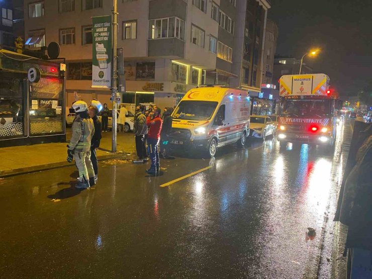 MALTEPE’DE 5 KATLI BİNANIN ÇATISINDA ÇÖKME YAŞANDI