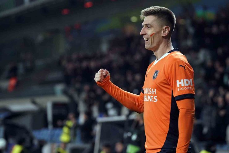 UEFA KONFERANS LİGİ: BAŞAKŞEHİR: 2 - HEİDENHEİM: 0 (İLK YARI)