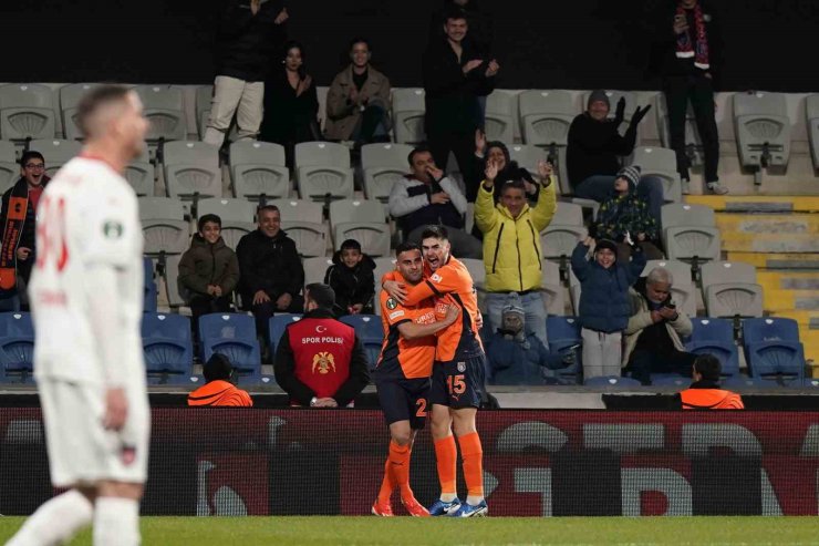 UEFA KONFERANS LİGİ: BAŞAKŞEHİR: 2 - HEİDENHEİM: 0 (İLK YARI)
