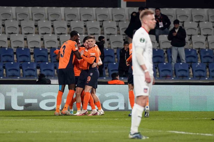 UEFA KONFERANS LİGİ: BAŞAKŞEHİR: 2 - HEİDENHEİM: 0 (İLK YARI)