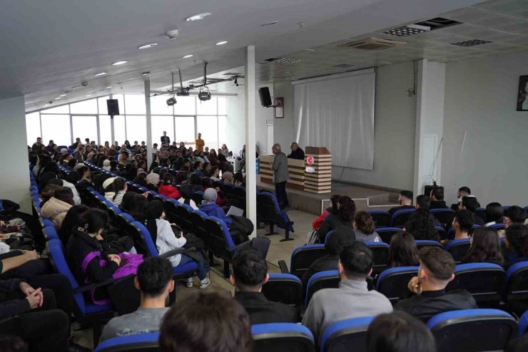 ESENYURT BELEDİYESİ ÜNİVERSİTE HAYALİ KURAN GENÇLERİN YANINDA