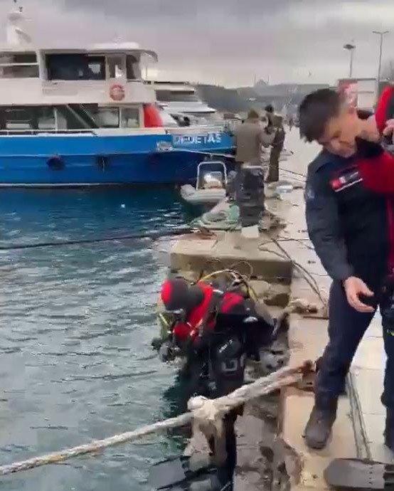 İSTANBUL’DA DENİZDE KAYBOLAN CAN KARDEŞLERİ 20. GÜNÜNDE DE ARAMALAR DEVAM ETTİ