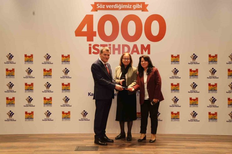 ZEYTİNBURNU KARİYER MERKEZİ’NDEN 4.000’İNCİ İSTİHDAM