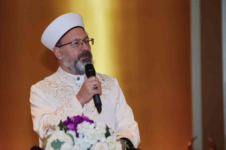TAKSİM’DE DİYANET İŞLERİ BAŞKANI ERBAŞ ‘15. DERGİ GÜNLERİ’NİN AÇILIŞINA KATILDI