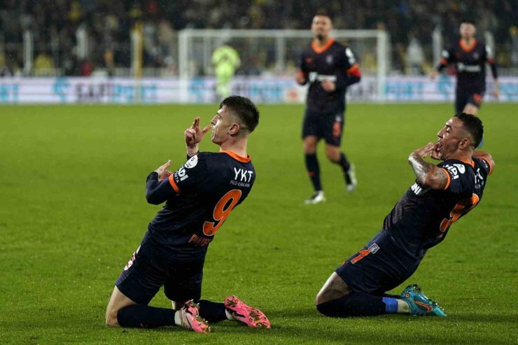 KRZYSZTOF PİATEK, GOL KRALLIĞINDA ZİRVEYE YERLEŞTİ