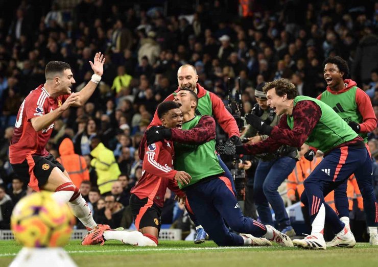 MANCHESTER DERBİSİ UNİTED’IN