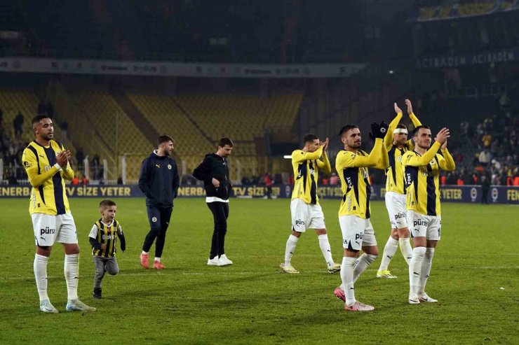 FENERBAHÇE, GOLCÜLERİYLE 3 PUANA UZANDI