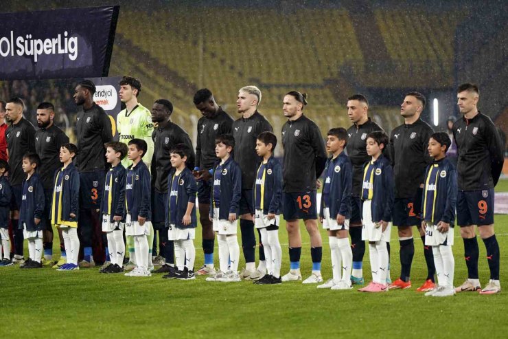 TRENDYOL SÜPER LİG: FENERBAHÇE: 1 - BAŞAKŞEHİR: 0 (İLK YARI)
