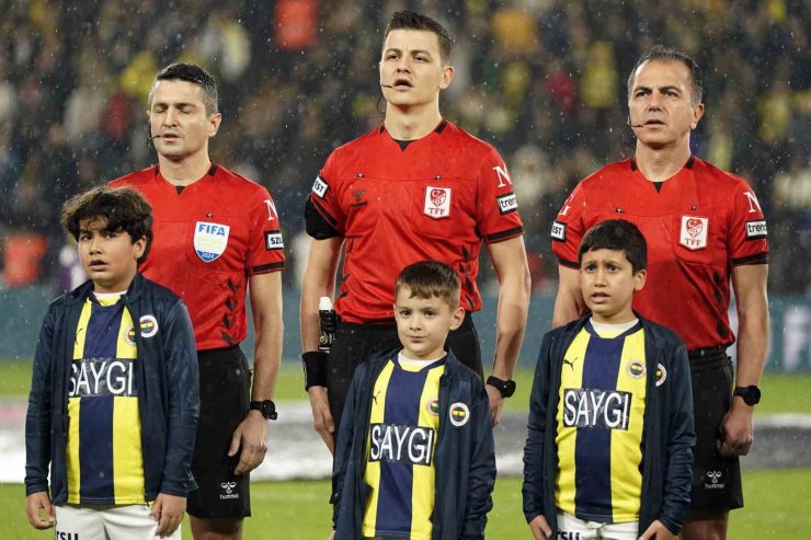 TRENDYOL SÜPER LİG: FENERBAHÇE: 1 - BAŞAKŞEHİR: 0 (İLK YARI)